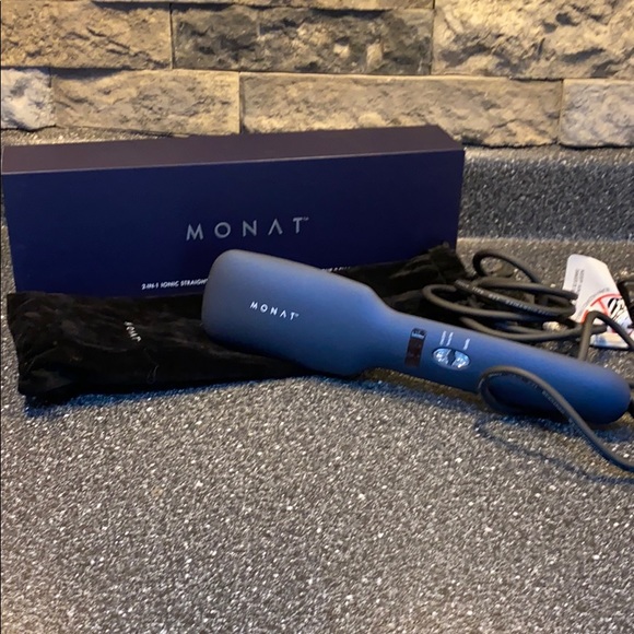 monat ionic straightening brush